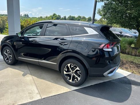 Certified 2023 Kia Sportage EX AWD/4WD image 4
