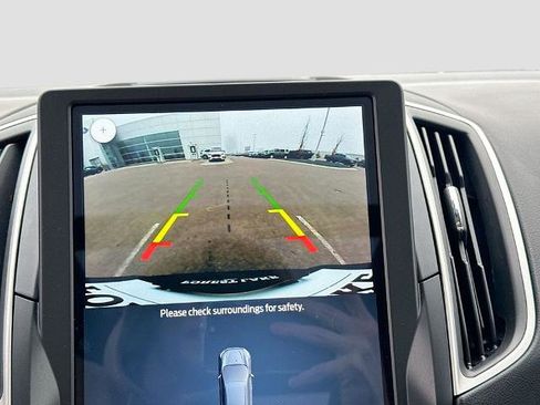 Certified 2024 Ford Edge SEL w/ Convenience Package image 9