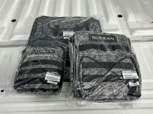 Used 2025 Nissan Frontier PRO-4X image 15