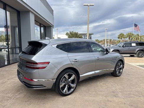 Used 2025 Genesis GV80 3.5T Prestige image 3