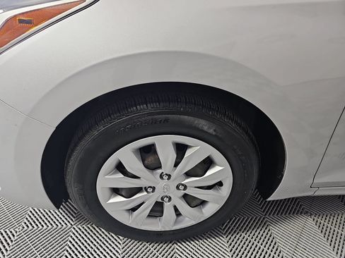 Used 2022 Hyundai Accent SE FWD image 10