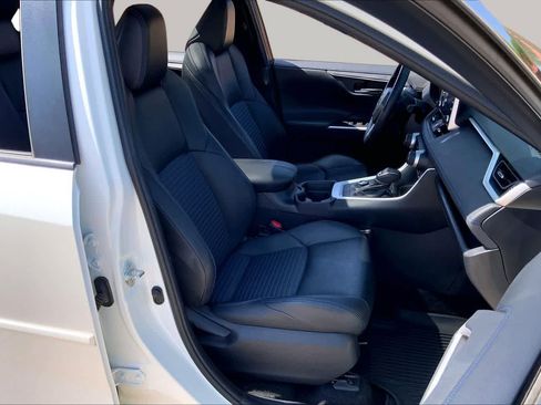 Used 2020 Toyota RAV4 XSE AWD/4WD image 9