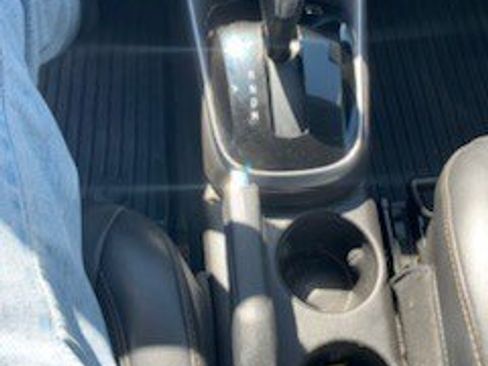 Used 2015 MINI Cooper 4-Door Hardtop image 9