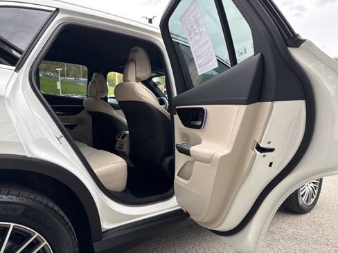 Certified 2025 Mercedes-Benz GLC 300 4MATIC image 23