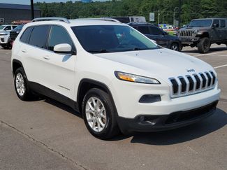 Used 2018 Jeep Cherokee Latitude FWD video 1