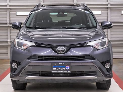 Used 2018 Toyota RAV4 XLE FWD image 4