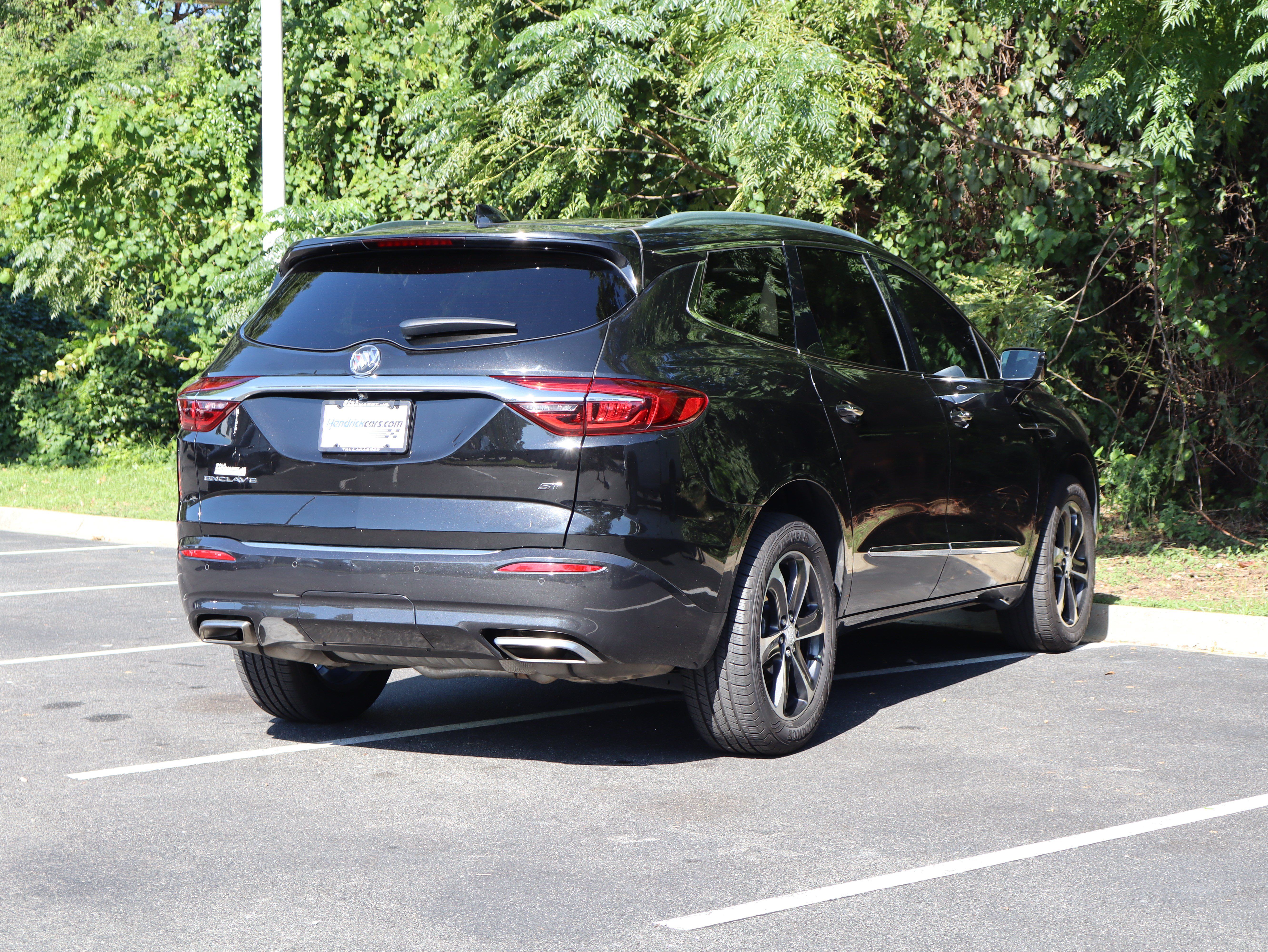 Used 2021 Buick Enclave Essence w/ Sport Touring Edition FWD image 9