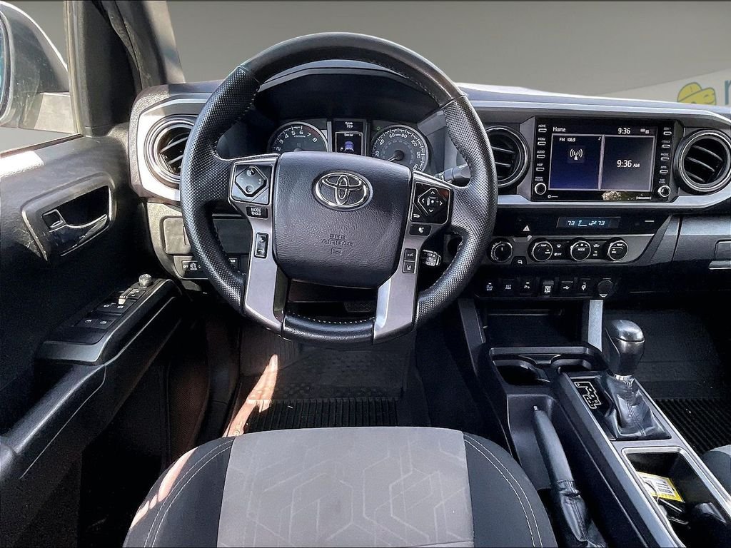 Used 2022 Toyota Tacoma TRD Sport w/ Technology Package AWD/4WD image 17