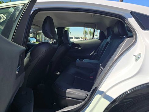 Certified 2026 Toyota Prius XLE FWD image 18