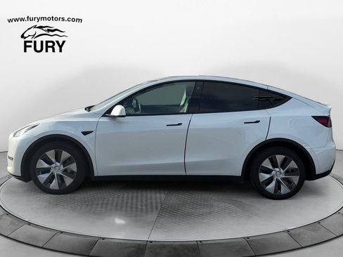 Used 2022 Tesla Model Y Long Range AWD/4WD image 7