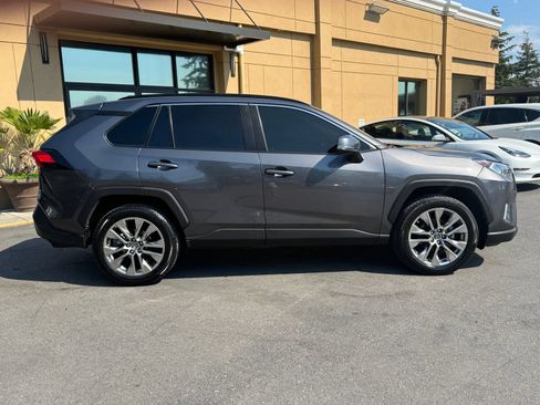Used 2019 Toyota RAV4 XLE Premium w/ Advanced Technology Package AWD/4WD image 8