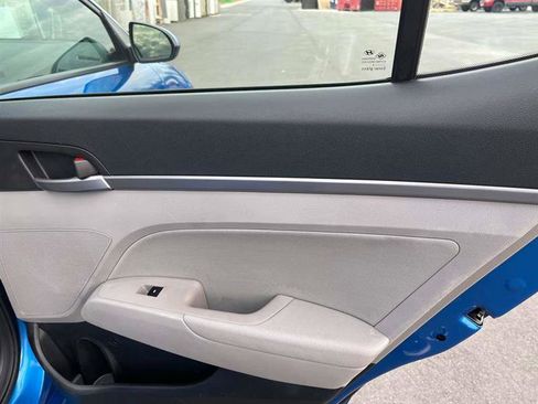 Used 2017 Hyundai Elantra SE image 77