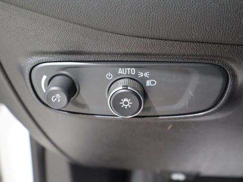 Used 2018 Chevrolet Equinox LT AWD/4WD image 30