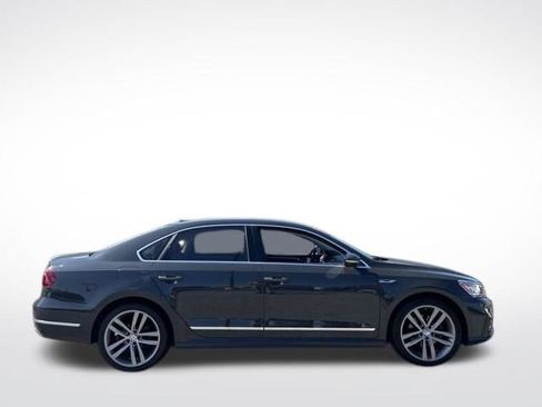Used 2017 Volkswagen Passat 1.8T R-Line FWD image 16