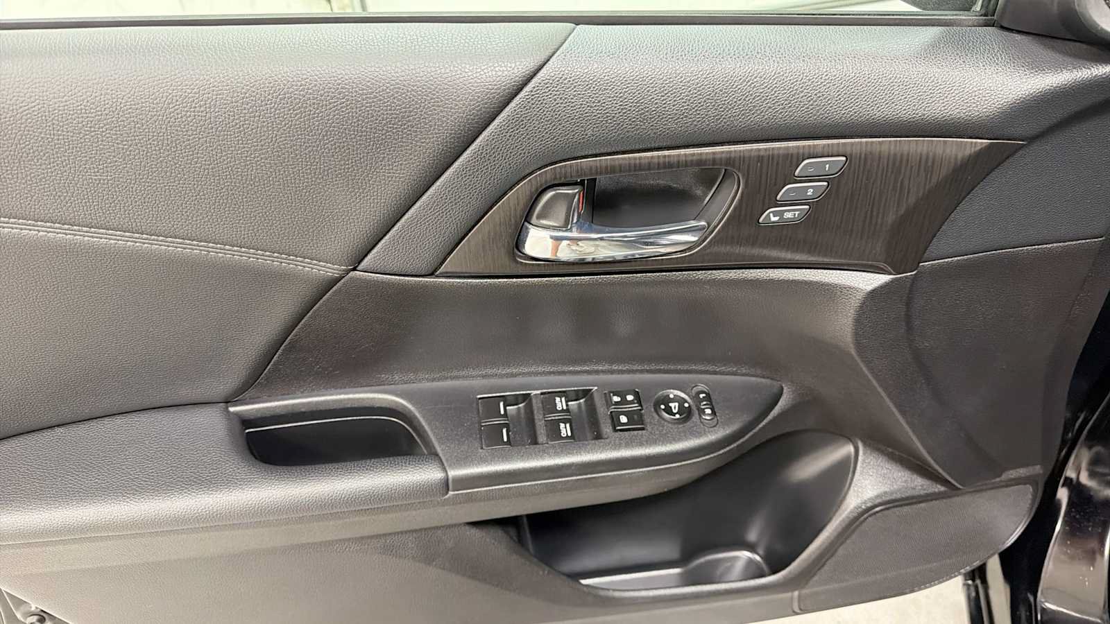 Used 2015 Honda Accord EX-L image 15