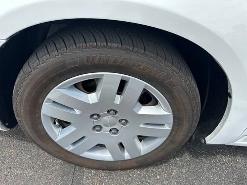 Used 2014 Dodge Avenger SE FWD image 8