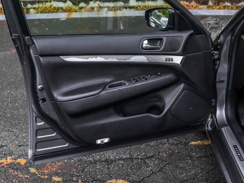 Used 2013 INFINITI G37 x w/ Premium Pkg image 21