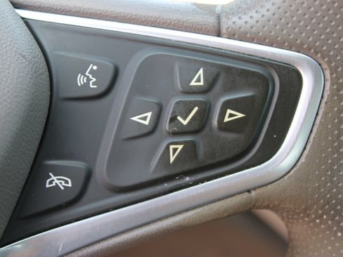 Used 2022 Chevrolet Malibu LT FWD image 18