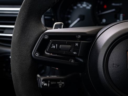 New 2026 Porsche Macan Turbo image 32