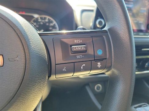 Certified 2022 Nissan Rogue SV image 26