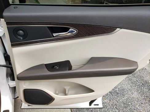 Used 2019 Lincoln Nautilus Reserve FWD image 19
