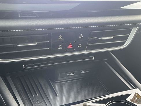 Certified 2025 Volkswagen Atlas SE w/ Panoramic Sunroof Package image 33