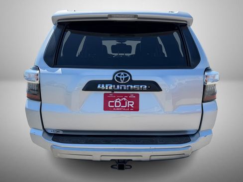 Used 2016 Toyota 4Runner Trail Premium AWD/4WD image 9