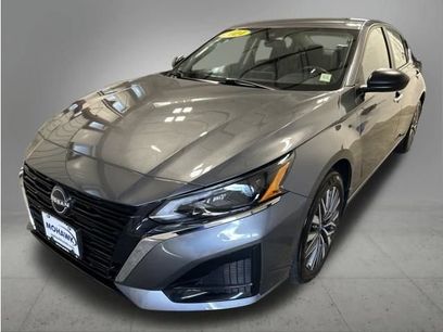 Used 2024 Nissan Altima 2.5 SV