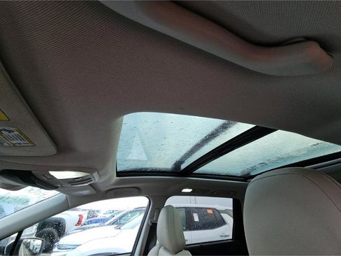 Used 2022 Subaru Ascent Limited w/ Technology Package image 9