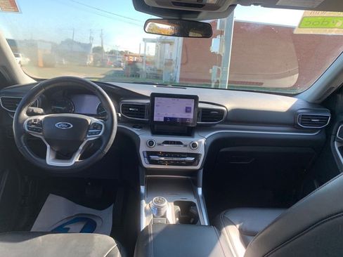 Used 2023 Ford Explorer XLT w/ Equipment Group 202A image 25