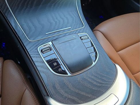 Used 2022 Mercedes-Benz GLC 300 GLC 300 image 29