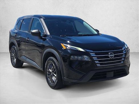 Used 2025 Nissan Rogue S AWD/4WD image 3
