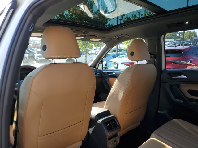 Certified 2023 Volkswagen Tiguan SE w/ Panoramic Sunroof Package FWD image 17