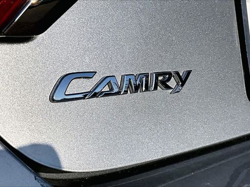 Certified 2017 Toyota Camry SE image 31