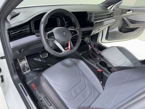 Used 2025 Volkswagen Jetta GLI Autobahn image 13