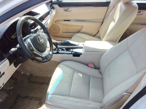 Used 2015 Lexus ES 350 Sedan w/ Luxury Package image 18
