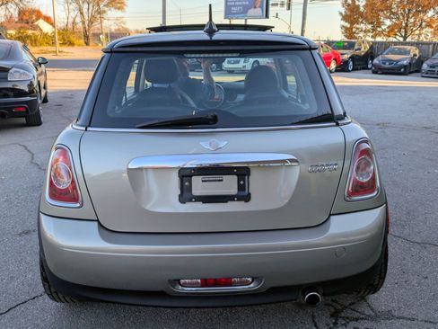 Used 2011 MINI Cooper Hardtop image 4