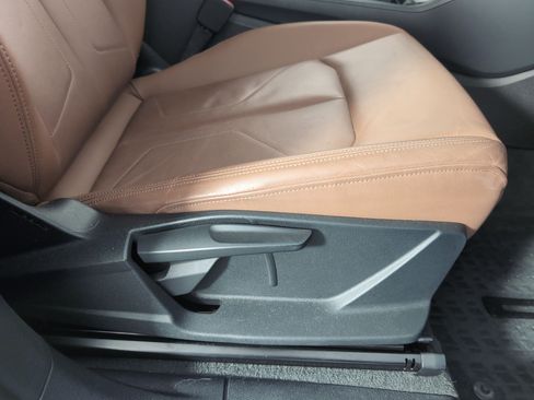 Used 2020 Audi Q3 2.0T Premium w/ Convenience Package image 32