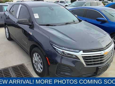 Used 2022 Chevrolet Equinox LS w/ LS Convenience Package image 4