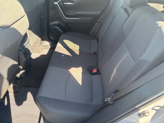 Used 2019 Toyota RAV4 XLE FWD image 9