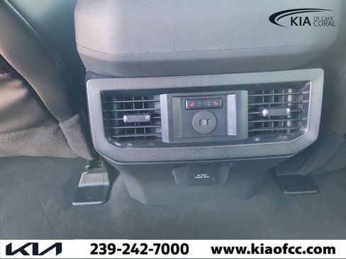 Used 2026 Ford F350 Platinum AWD/4WD image 17
