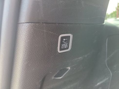 Used 2024 Jeep Wagoneer L Series II w/ Flexible Seating Group AWD/4WD image 10