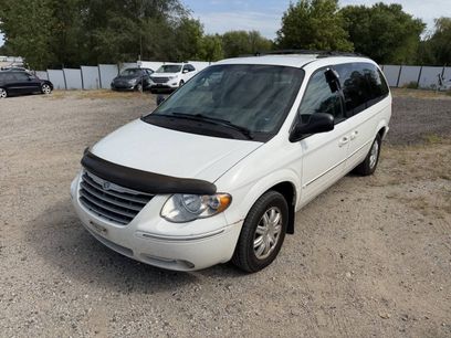 Used 2005 Chrysler Town & Country Touring w/ Luxury Group