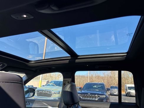 New 2025 Jeep Grand Cherokee Limited image 7