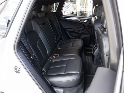 Used 2018 Porsche Macan Sport Edition image 24