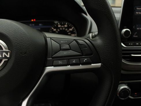 Used 2024 Nissan Altima 2.5 SV AWD/4WD image 31