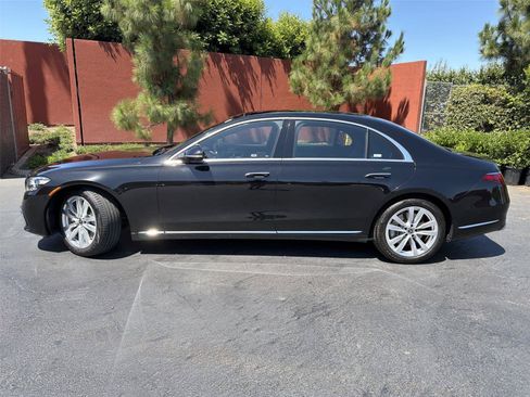 Used 2023 Mercedes-Benz S 500 4MATIC image 3