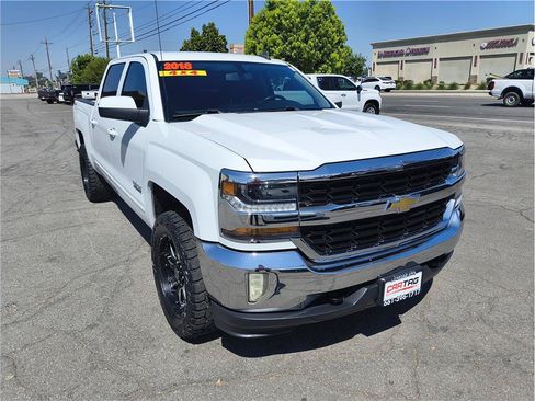 Used 2018 Chevrolet Silverado 1500 LT w/ Texas Edition AWD/4WD image 2