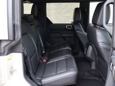 New 2026 Ford Bronco Outer Banks w/ Sasquatch Package AWD/4WD image 34