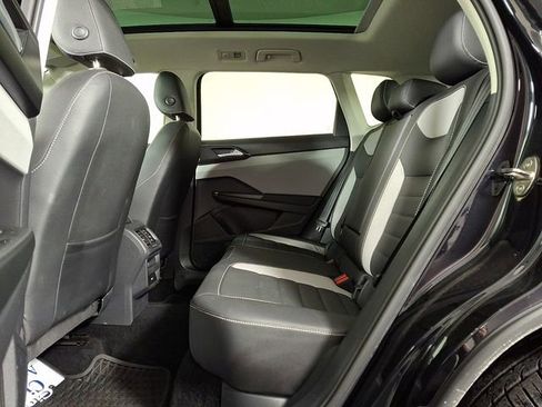 Used 2022 Volkswagen Taos SEL image 13